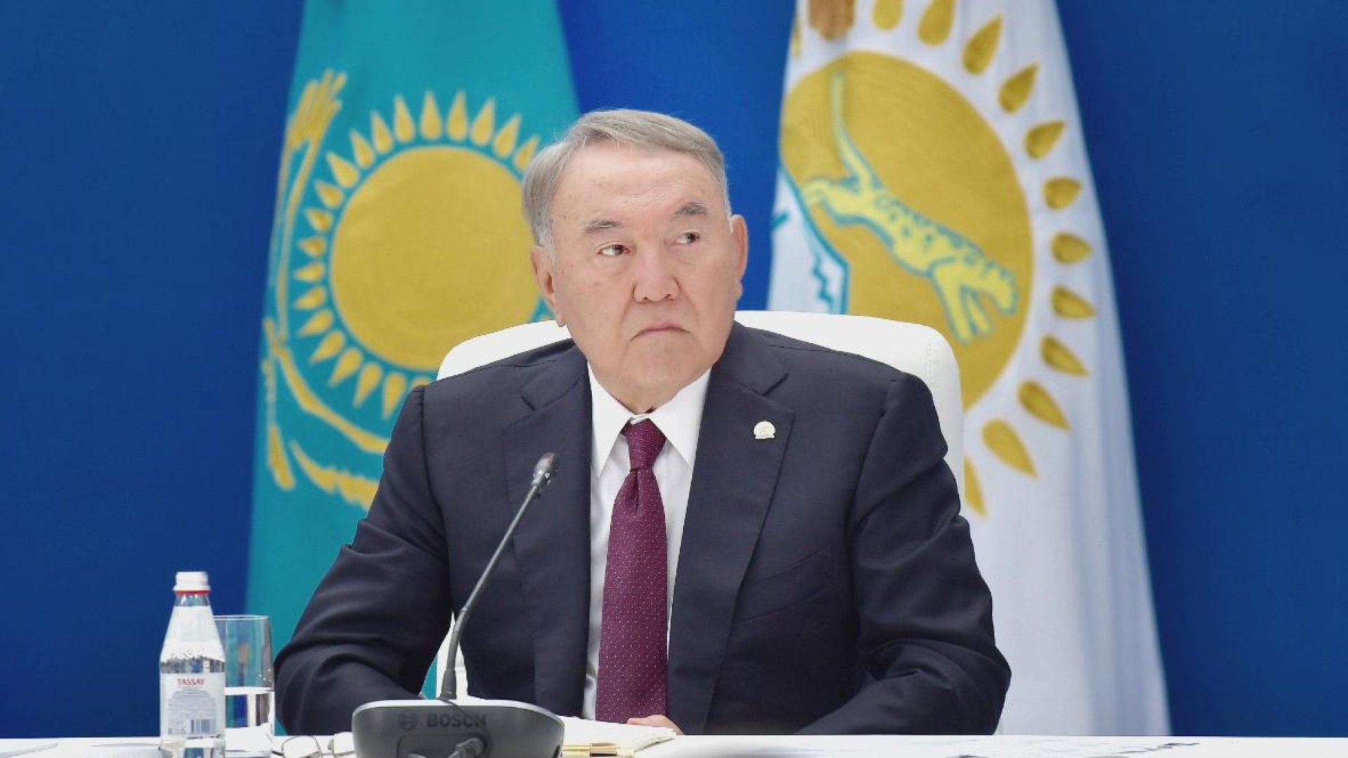 Назарбаев: "Бер, бер" демей, жұмыс істеңдер"