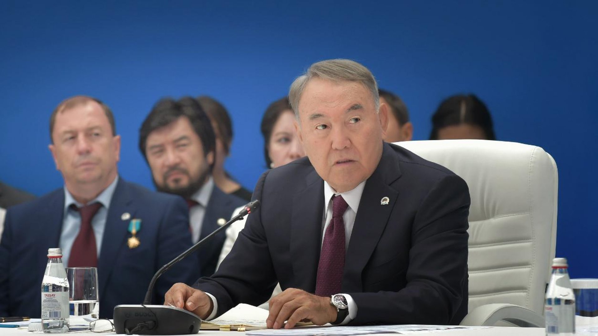 Назарбаев: "Шымкентте партияның туын жұлып тастады. Қайда қарадыңдар?"
