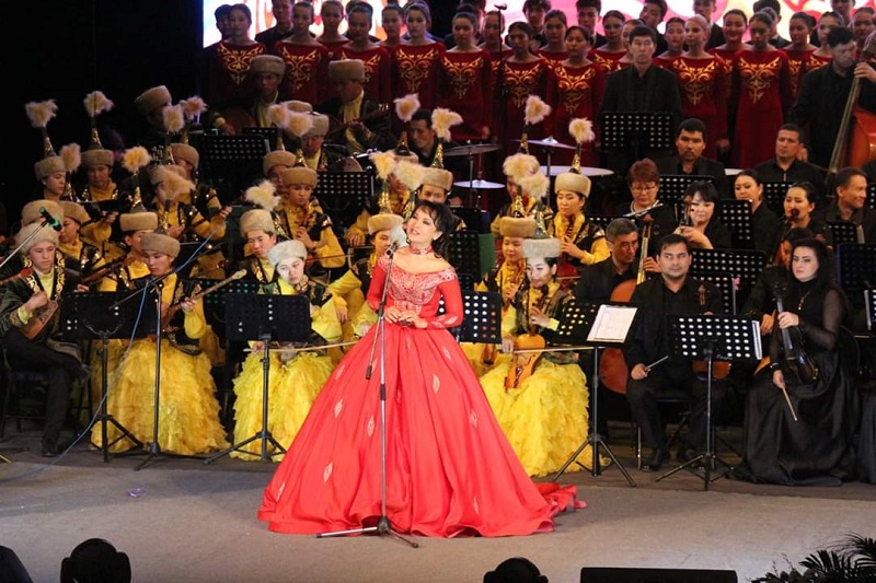 Нұржамал Үсенбаева Түркістан облысында концерт берді