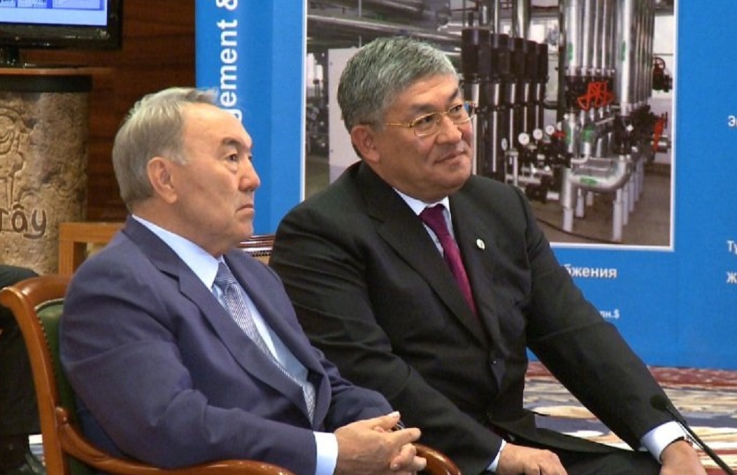 Назарбаев: "Қызылордадан келсең де, қазақша бастамайсың, ә?"