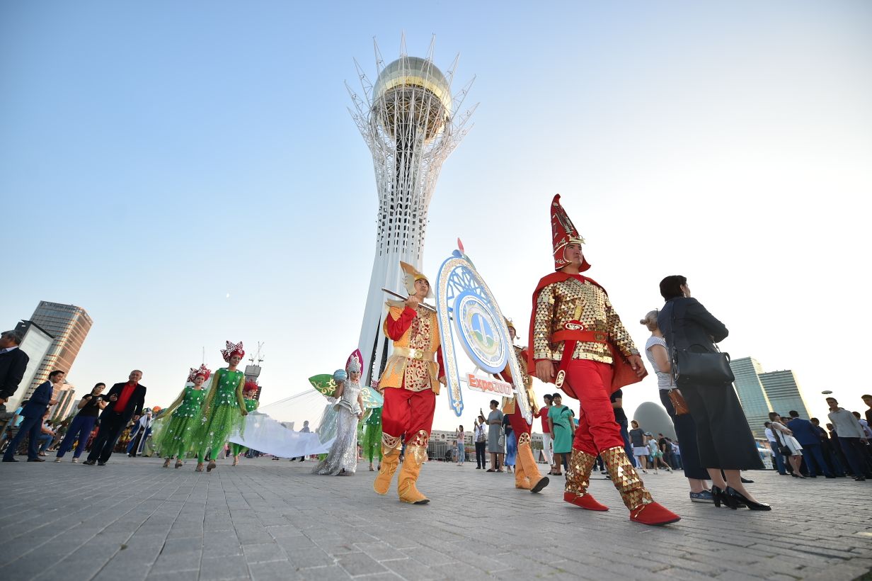 Оңтүстіктің тарихи керуені Астана көшесімен жүріп өтті `(фото)