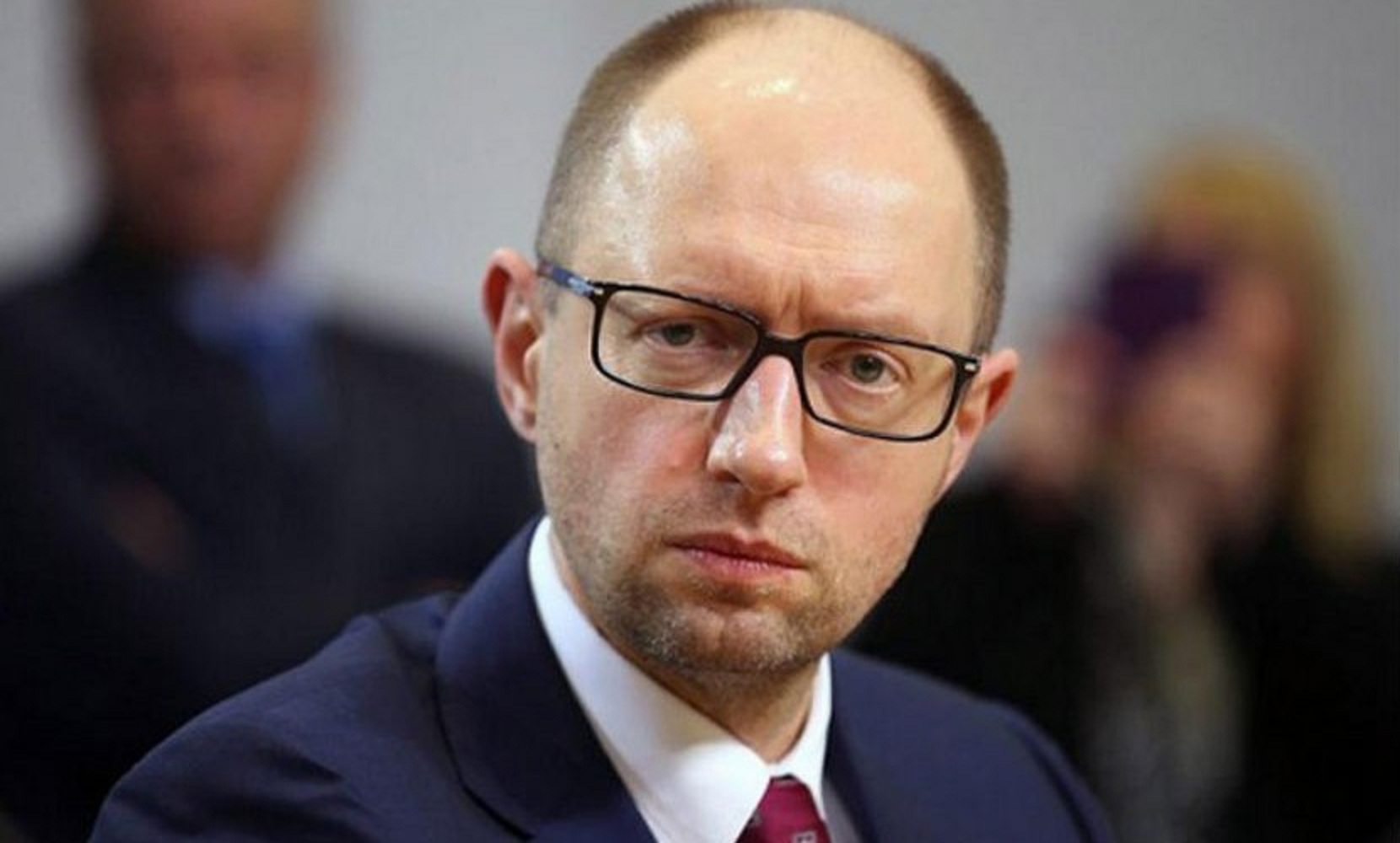 Украинаның бұрынғы премьер-министрі Яценюкті ұстау туралы үкім шықты