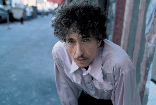 Нобель сыйлығын Америка жазушысы Боб Дилан алды