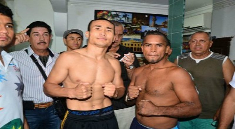 Қанат Ислам колумбиялық боксшыны ұрып жықты