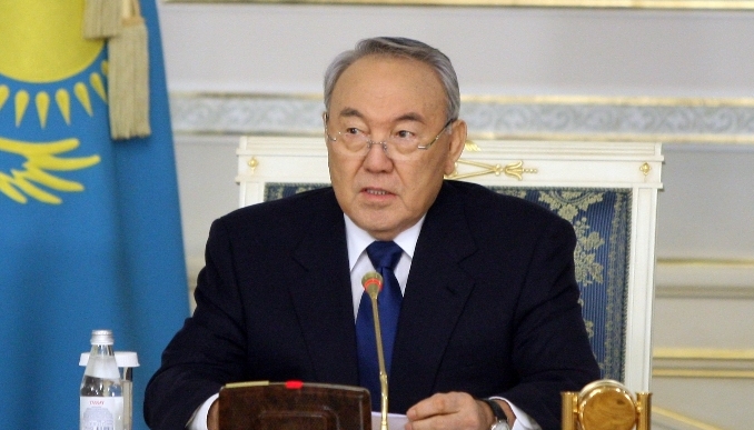 Нұрсұлтан Назарбаев: «Театрдағы декорацияны өзгерту керек шығар»