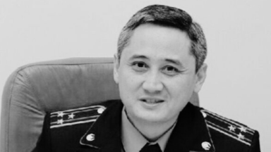 2021 жылы көлігіне оқ атылған полицей Ержан Оразбеков өмірден өтті