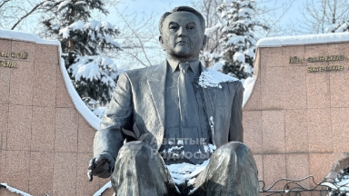 Алматыда тұңғыш президент саябағындағы Назарбаевтың ескерткіші алына ма?