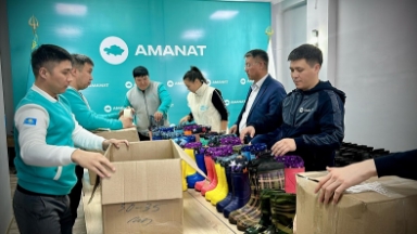 Алматы облысы: Аманаттықтар тасқыннан зардап шеккен аймақтарға 1 мыңнан аса аяқ киім жолдады