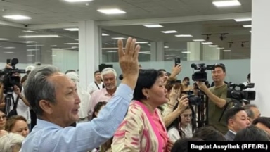 AES boıynsha talqylaýǵa barmaq bolǵan belsendini polısıa ustap áketti