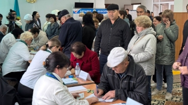 Аймақтар бойынша екінші орын.Түркістандықтардың 75,31 пайызы референдуға қатысып, дауыс берді.