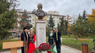 Татарстанда ұлы ақын әрі ойшыл Абай Құнанбаевтың ескерткіш-бюсті ашылды