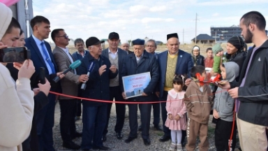 Túrkistanda «Úles» qaıyrymdylyq qorynyń qoldaýymen eki muqtaj otbasy baspanaly boldy