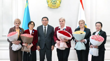 8 naýryz qarsańynda Almaty turǵyndary Memleket basshysynan orden men medal aldy