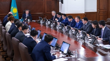 Бектенов экономиканы демонополизациялау жөнінде отырыс өткізді