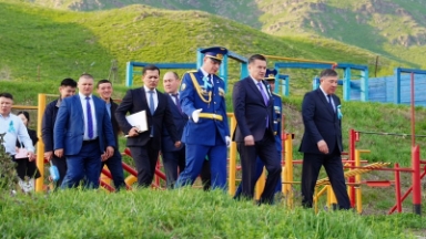 ШҚО әкімі Нұрымбет Сақтағанов еліміздегі ең танымал әскери бөлімге барды