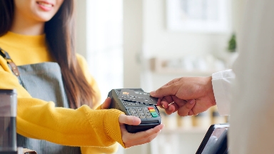 Бірыңғай QR-кодты енгізу қолма-қол ақшасыз төлемдердің одан әрі артуына ықпал етеді - ҚҚҚ