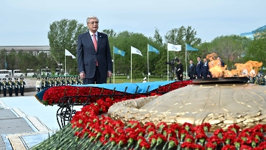 Қасым-Жомарт Тоқаев қазақстандықтарды Жеңіс күнімен құттықтады