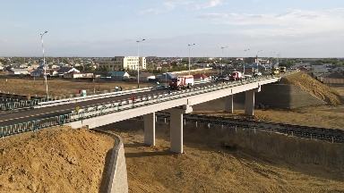 ارالدا تەمىرجول ارقىلى وتەتىن اسپالى كوپىر پايدالانۋعا بەرىلدى
