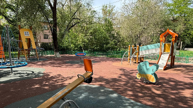 Almatynyń Almaly aýdanynda bıyl 56 aýla kóriktendirildi