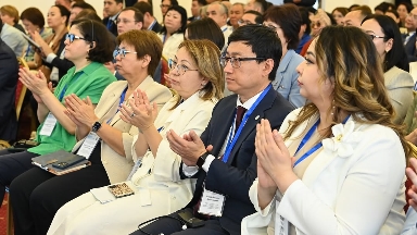 Qyzylordada meıirgerlik qyzmetti damytýǵa arnalǵan halyqaralyq konferensıa ótti