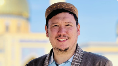 "Ер адам бала сияқты, анасы секілді бол". Смановтар әулетінің өкілі әйелдерге ақыл айта бастады