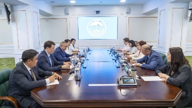 بەيبىت يسابايەۆ ازاماتتىق فورۋم سپيكەرلەرىمەن كەزدەسۋ وتكىزدى