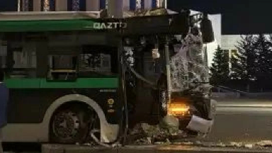 "Avtobýs tehnıkalyq turǵydan jaramdy". Astana ákimdigi avtobýs apatyna qatysty resmı málimdeme jasady
