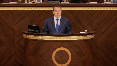 Smaıylov depýtattar aldynda dári-dármek salasyn synǵa aldy