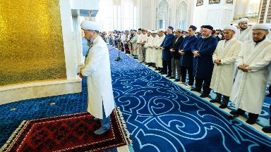 باس ءمۇفتي رەسپۋبليكالىق باس مەشىتتە قۇربان ايت نامازىن جۇرگىزدى