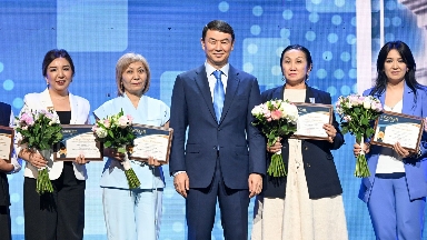 Алматыда Медицина қызметкерлері күніне арналған марапаттау рәсімі өтті