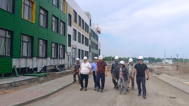 БҚО: Бәйтерек ауданында 1200 және 300 орындық жаңа мектептер салынып жатыр