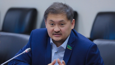 Саясат Нұрбек студенттерді көшеден әскерге күштеп алып кету жағдайына пікір білдірді