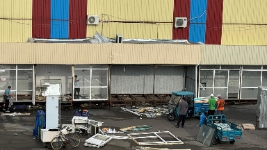 Алматыда автотұрақтардағы 67 заңсыз сауда нүктесі бұзылып жатыр