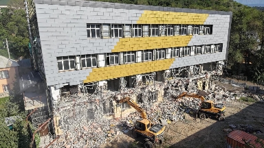 Алматының сот шешімімен тау бөктерінде салынып жатқан ірі нысан сүріліп жатыр