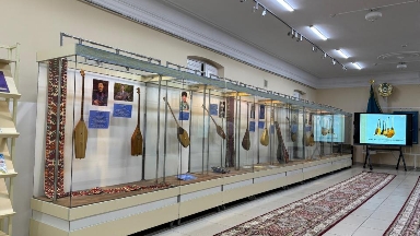 اباي وبلىسىندا ۇلتتىق دومبىرا كۇنىنە ارنالعان كورمە ءوتتى