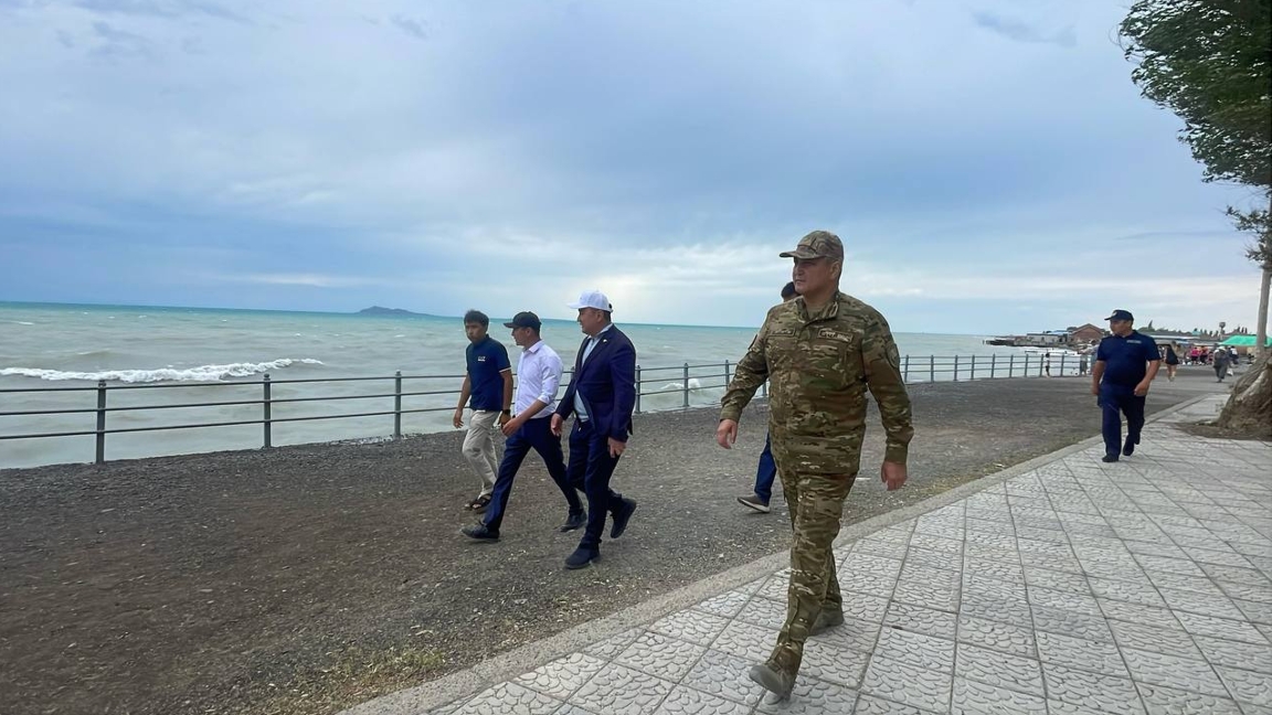 Абай облысында Алакөл жағалауын жақсартуға бағытталған шұғыл шаралар қабылданды