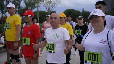 «Zań jáne tártip»: Astanada áýesqoılar arasynda keshki júgirý is-sharasy ótti