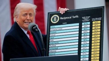 Трамп 60-тан астам елмен арадағы "өзара баж " салығы түнде өз күшіне енгенін растады