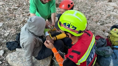 Алматы маңындағы тауда тас құлап жарақат алған жасөспірім құтқарылды