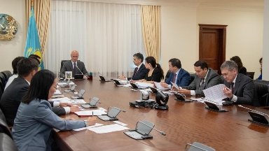 Склярдың төрағалығымен өткен кеңесте өнеркәсіпке ЖИ енгізу мәселесі қаралды