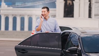 Блогер Әлішер Елікбаев салықтан жалтару ісі бойынша сотта жеңіп шықты