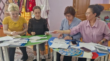 «Tilge boılaý» baǵdarlamasy til saıasatynyń tiregine aınaldy