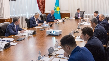 Bektenov sırek kezdesetin metaldar salasyn damytý boıynsha keńes ótkizdi