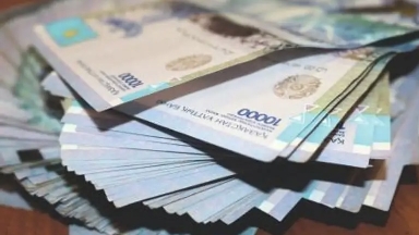 اقتوبەلىك زەينەتكەر الاياقتارعا بەرگەن 9 ميلليون تەڭگەسىن قايتارىپ الدى