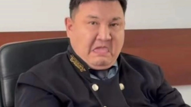 شىمكەنتتە سۋديا جۋرناليسكە ءتىل كورسەتكەن: ءىس سوت جيۋريىنە جىبەرىلدى