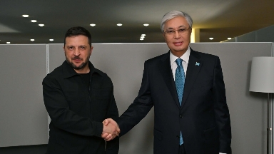 Тоқаев Зеленскиймен кездесті