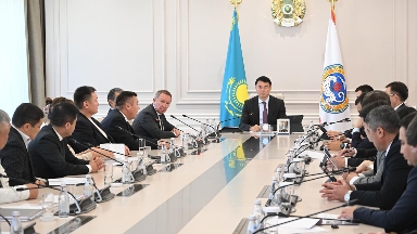 Алматы әкімі экономиканың негізгі салаларын дамытуға арналған 8 жобаны қарады