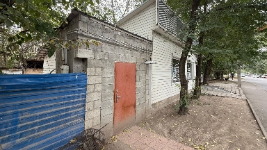 الماتىدا كەزەكتى زاڭسىز كوممەرسيالىق نىسان ءسۇرىلدى