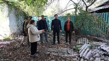 Дархан Сатыбалды ескі үйлерде тұратын азаматтардың көшу мәселесін жеке бақылауына алды