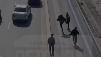 Алматыда базар маңында екі жүргізуші төбелесіп қалды